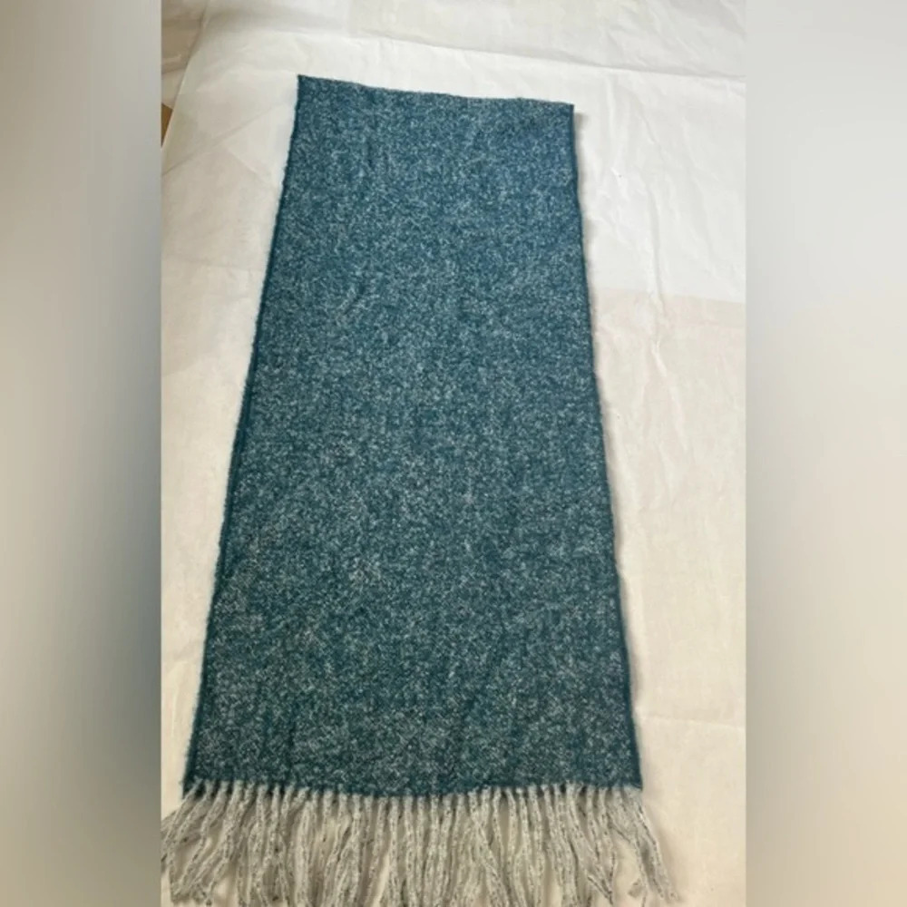 INTREND BLUE & GREEN WOOL BLEND SCARF MADE IN ITALY TASSELS NWT